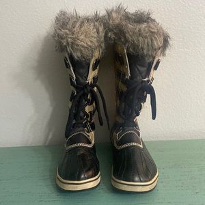 Sorel snow winter boots Size 8